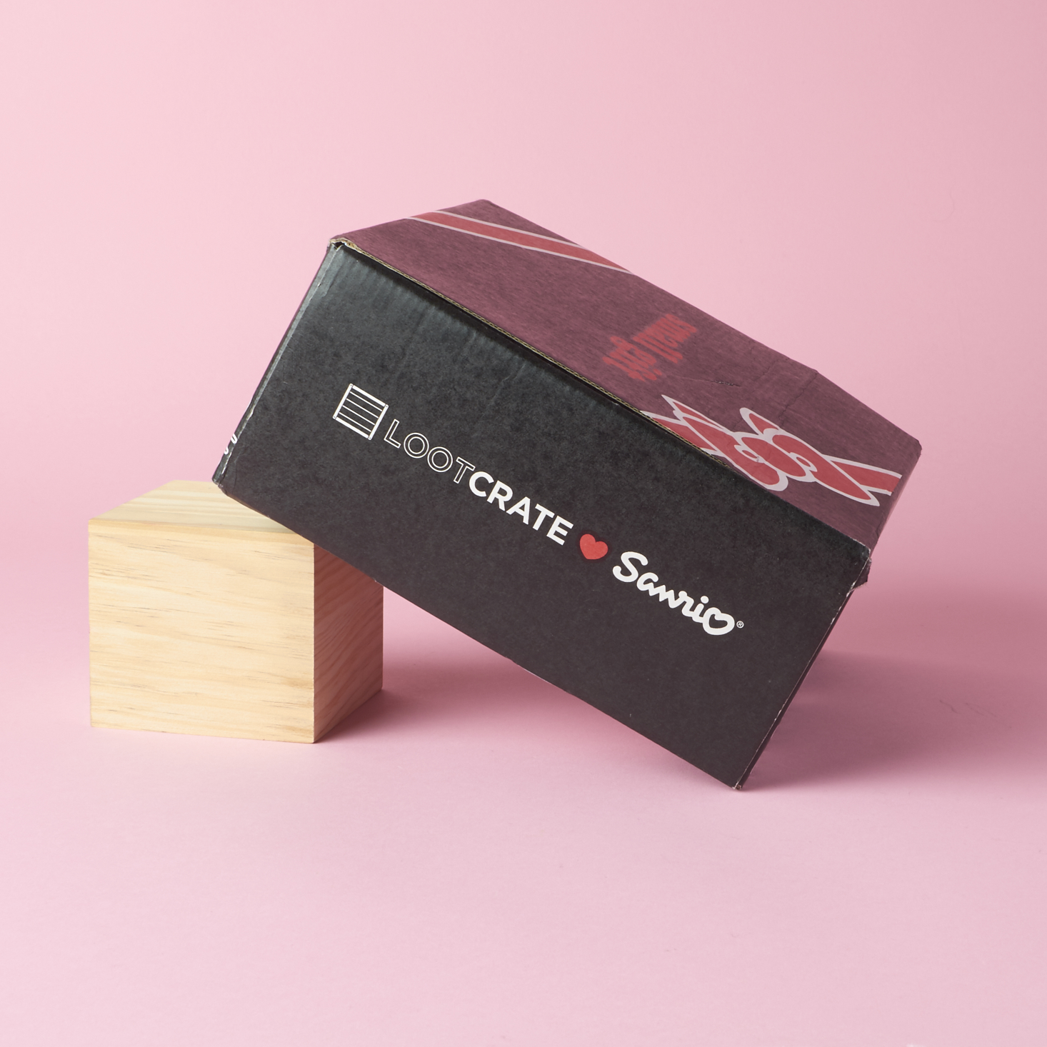 Loot Crate GLITTER HELLO KITTY 3/" FIGURE Sanrio EXCLUSIVE Vinyl Small Gift Box